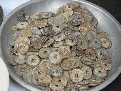 Ai có đồ cổ mang ra chợ “độc nhất” Hà Thành bán - ảnh 6