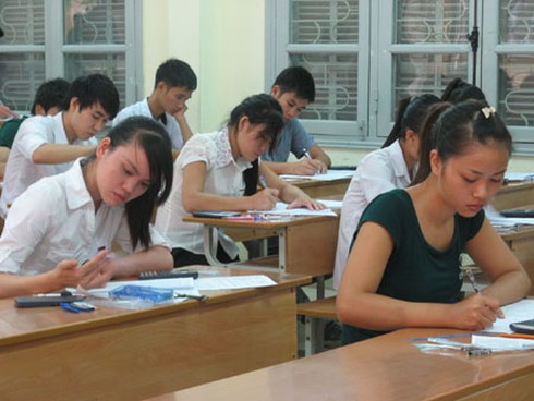 Thi thử đại học: Bộ GD&ĐT không khuyến khích - ảnh 1