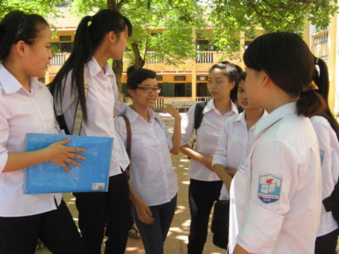 Kết quả thi tốt nghiệp tại HN: Toán nhiều điểm 10, Văn chưa có bài hay - ảnh 1