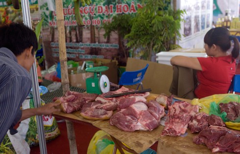 Hội chợ giữa trung tâm Hà Nội vắng khách hơn chợ quê - ảnh 8