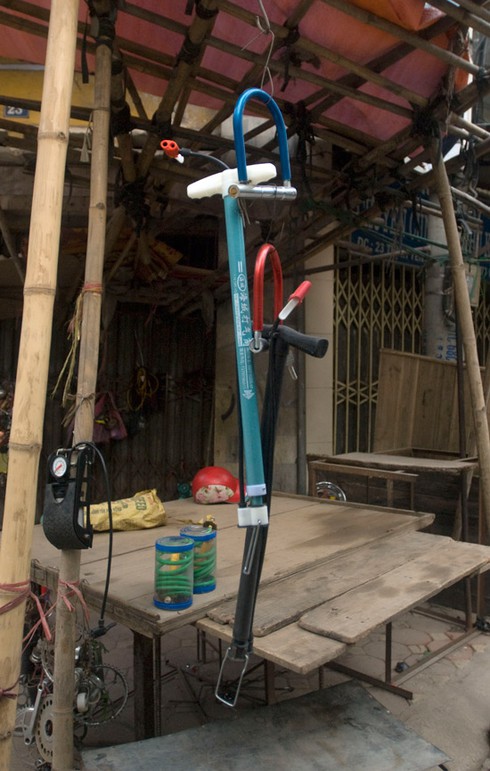 Cận cảnh khu “chợ Trời” những ngày cuối - ảnh 4