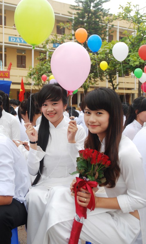 Nét đẹp nữ sinh trước giờ chia tay tuổi học trò - ảnh 2