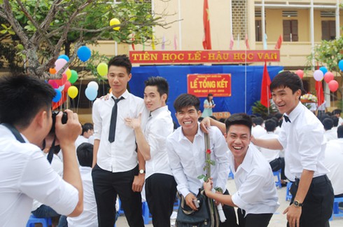 Nét đẹp nữ sinh trước giờ chia tay tuổi học trò - ảnh 8