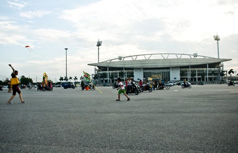 Thiếu sân chơi, trẻ em thủ đô chơi trước mũi