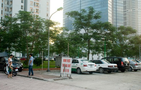 Thiếu sân chơi, trẻ em thủ đô chơi trước mũi