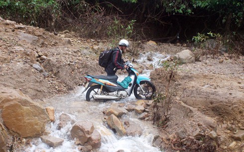 Chùm ảnh: Phóng viên xả thân tác nghiệp - ảnh 9