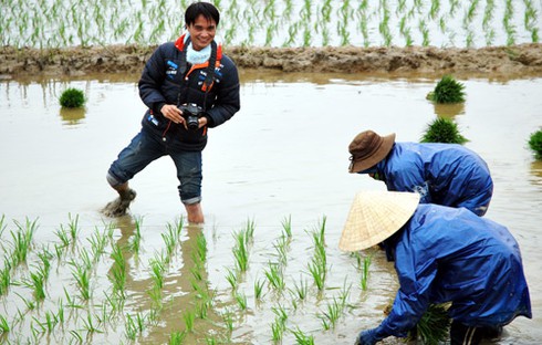 Chùm ảnh: Phóng viên xả thân tác nghiệp - ảnh 11