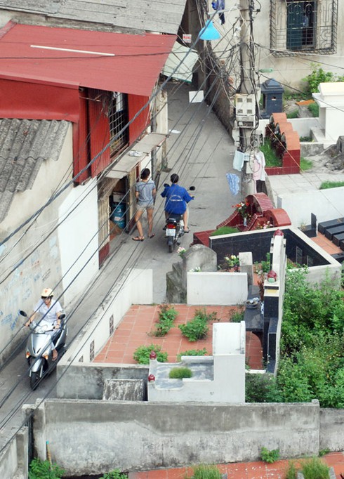 Hà Nội: Nơi người sống ở với người chết - ảnh 13