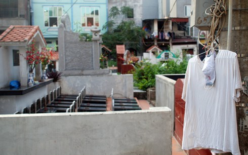 Hà Nội: Nơi người sống ở với người chết - ảnh 5