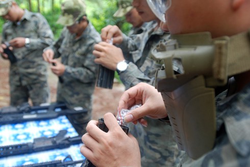 Giới trẻ Hà Nội hào hứng tham chiến