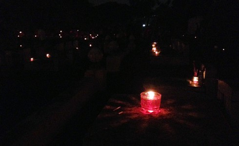 Xúc động Lễ thắp nến tri ân các anh hùng liệt sĩ - ảnh 12