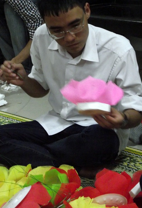 Trung thu đầu tiên của cô bé mắc bệnh hiểm nghèo bị bỏ rơi - ảnh 4