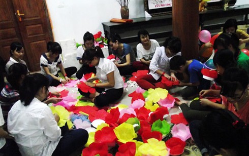 Trung thu đầu tiên của cô bé mắc bệnh hiểm nghèo bị bỏ rơi - ảnh 5