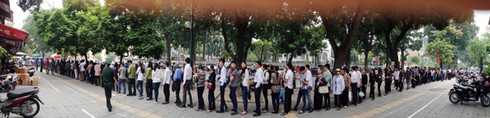 Ngày cuối viếng Đại tướng ở nhà riêng: Người người đổ về không ngớt - ảnh 24