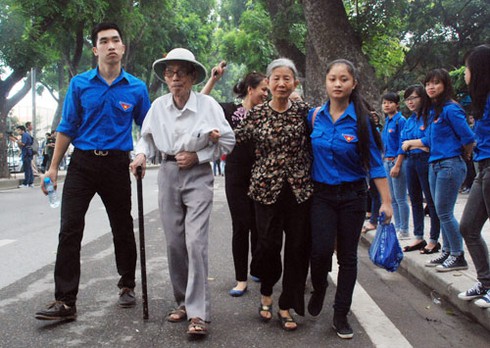 Ngày cuối viếng Đại tướng ở nhà riêng: Người người đổ về không ngớt - ảnh 28