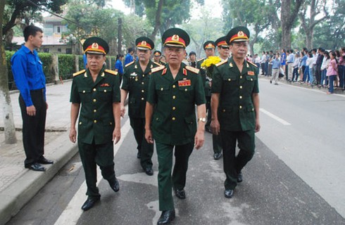 Ngày cuối viếng Đại tướng ở nhà riêng: Người người đổ về không ngớt - ảnh 29