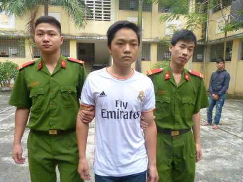 Bảo vệ siêu thị Metro