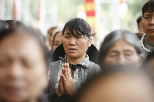 Rơi lệ trước lễ cầu siêu nạn nhân tử vong vì tai nạn giao thông - ảnh 6