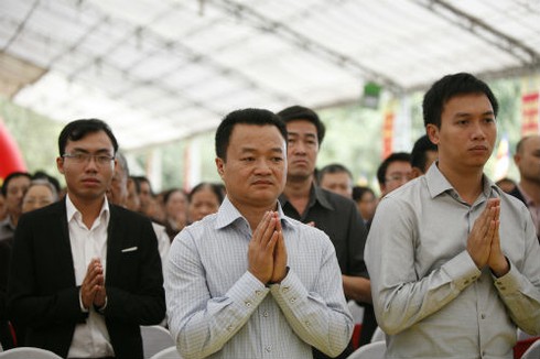 Rơi lệ trước lễ cầu siêu nạn nhân tử vong vì tai nạn giao thông - ảnh 8