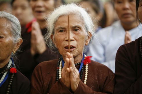 Rơi lệ trước lễ cầu siêu nạn nhân tử vong vì tai nạn giao thông - ảnh 13