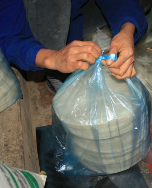 Làng Bánh đa Ngự Câu nhộn nhịp vào ca Tết - ảnh 10