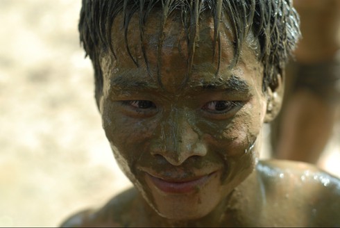 Lễ hội vật cầu bùn độc đáo nhất Việt Nam - ảnh 12