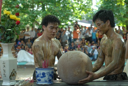 Lễ hội vật cầu bùn độc đáo nhất Việt Nam - ảnh 4