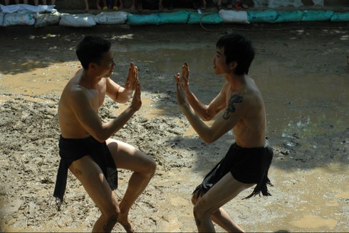 Lễ hội vật cầu bùn độc đáo nhất Việt Nam - ảnh 5