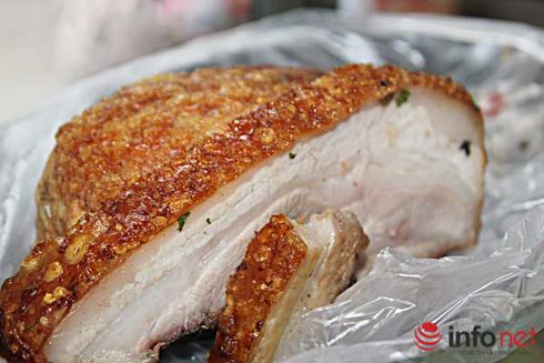 Lạ miệng với bánh mỳ heo quay Đà Nẵng tại Hà Nội - ảnh 2