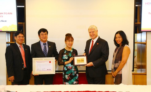 HDbank đạt giải Ngân hàng tăng trưởng tốt tại hội chợ thương mại - ảnh 1