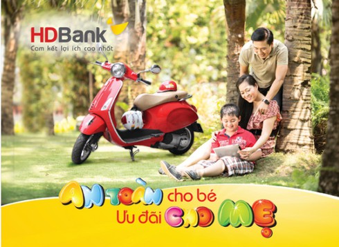 HDBank tặng nón bảo hiểm cho trẻ khi tham gia giao thông - ảnh 1