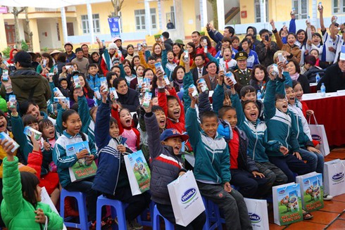 Vinamilk dành 8 tỷ đồng cho Quỹ sữa “Vươn Cao Việt Nam” - ảnh 6