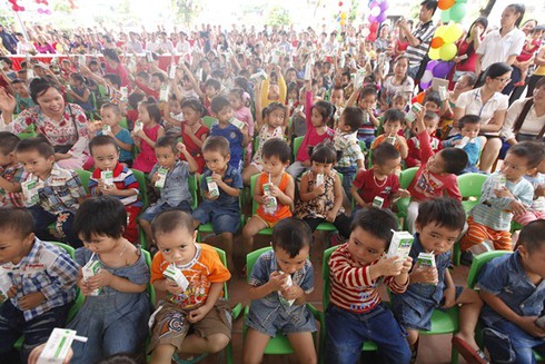 Bắc Ninh: Phát động chương trình Sữa học đường 2015 - ảnh 3