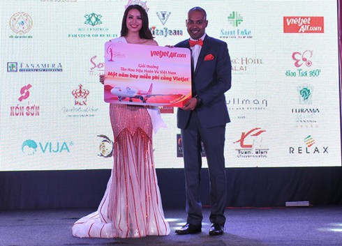 Người đẹp biển Vietjet đoạt vương miện Hoa Hậu Hoàn Vũ Việt Nam 2015 - ảnh 6
