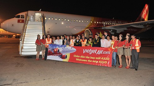 Vietjet chào đón đoàn khách SkyBoss về từ Châu Âu cùng tàu bay thứ 28 - ảnh 2