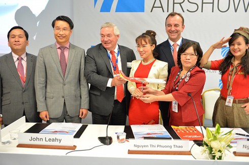 Vietjet đặt hàng thêm 30 tàu bay A321 mới tại Dubai Airshow 2015 - ảnh 1