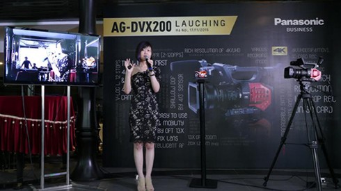 Máy quay AG-DVX200 - ‘Vũ khí’ mới của Panasonic - ảnh 1