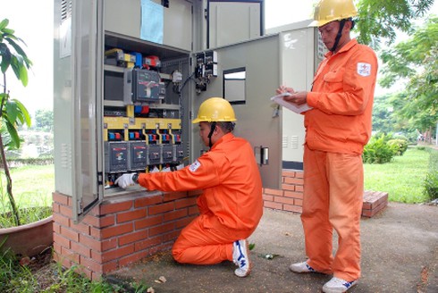 Đảm bảo cấp điện an toàn cho đêm Noel và Tết Dương lịch 2016 - ảnh 1