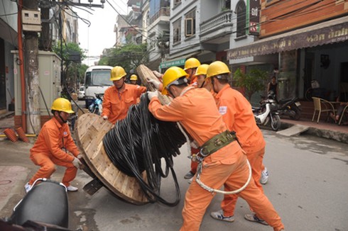Điện mùa Hè ở Thủ đô - Cuộc đua với thời tiết - ảnh 1