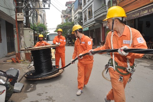 Điện mùa Hè ở Thủ đô - Cuộc đua với thời tiết - ảnh 2