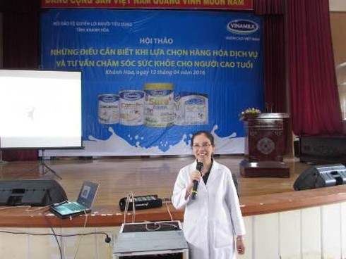 Vinamilk tiếp tục chăm sóc sức khỏe cho hơn 1.300 người cao tuổi - ảnh 2
