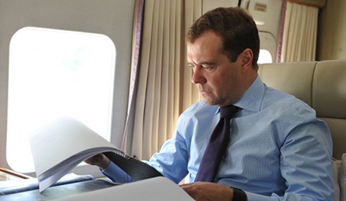 Nga: Tổng thống và Thủ tướng hạn chế đến văn phòng để tránh... tắc đường - ảnh 2