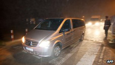 Ba Lan khai quật thi hài cựu Tổng thống vì nghi... chôn nhầm - ảnh 1