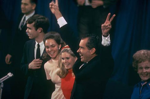 Khoảnh khắc mừng chiến thắng của các tổng thống Mỹ - ảnh 6