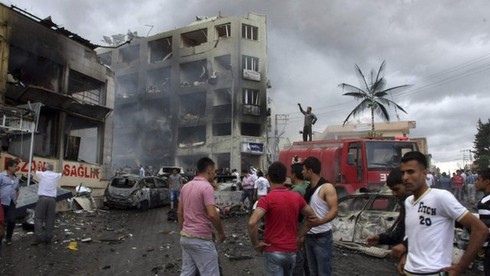 Đánh bom liên hoàn gần biên giới Syria, hàng chục người chết - ảnh 1