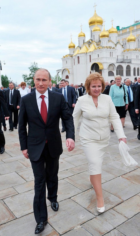 Chùm ảnh vợ chồng Tổng thống Putin thời còn mặn nồng - ảnh 7