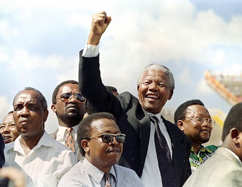 Cuộc đời vĩ đại của Nelson Mandela qua ảnh - ảnh 13