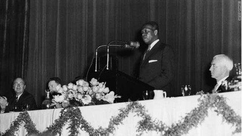 Cuộc đời vĩ đại của Nelson Mandela qua ảnh - ảnh 4