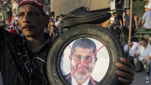 Ai Cập: Hàng triệu người biểu tình đòi lật đổ Tổng thống Morsi - ảnh 4