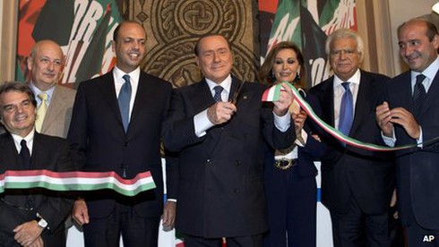 Italia: Hàng loạt Bộ trưởng dọa từ chức - ảnh 1